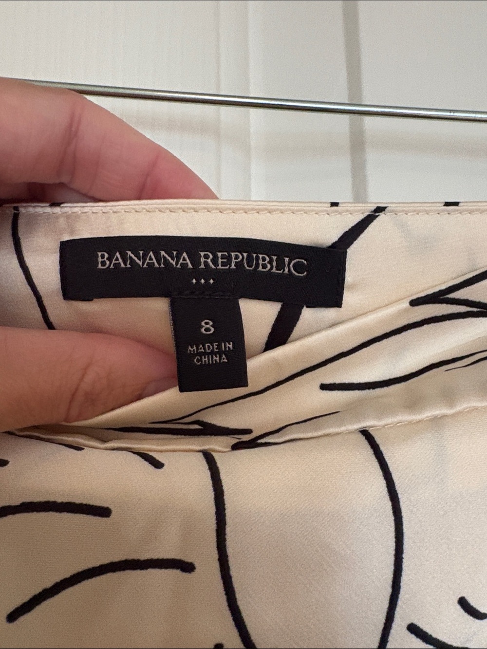 Banana Republic Cream A-Line Floral Midi Skirt with Black Outline - Picture 2 of 2